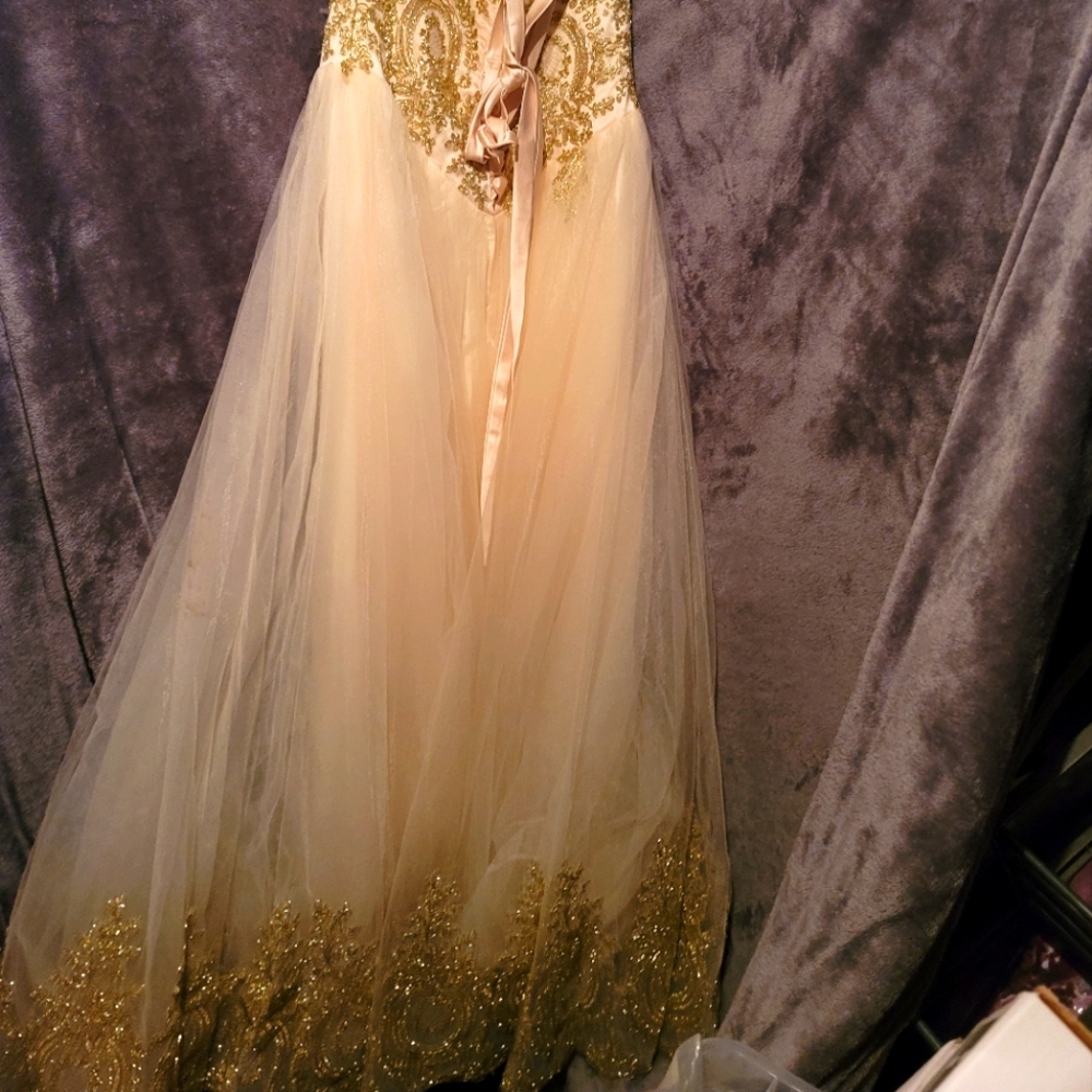 WEDDING DRESS